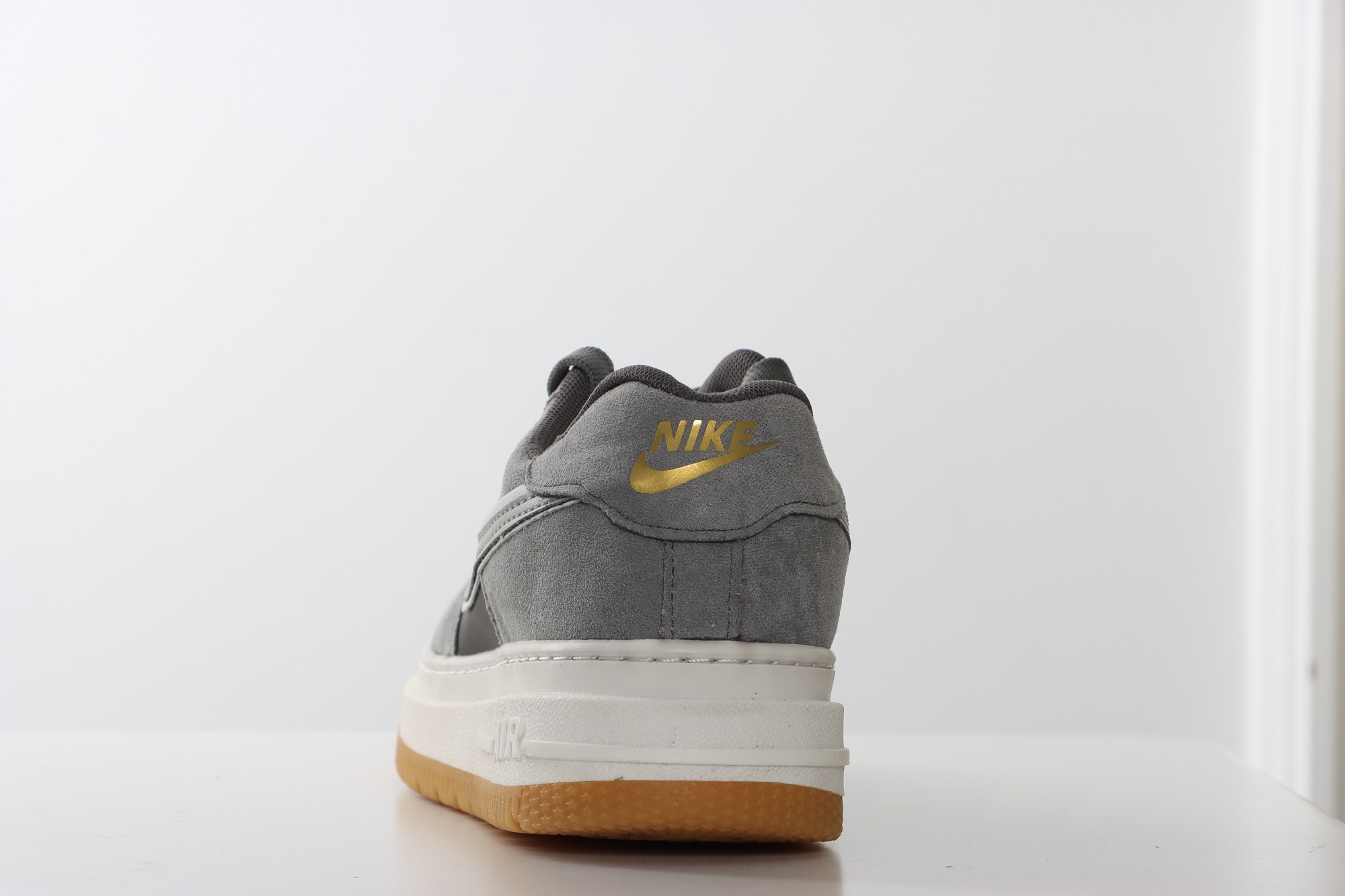 اسپرت نایک ایرفورس زنانه - Image 2